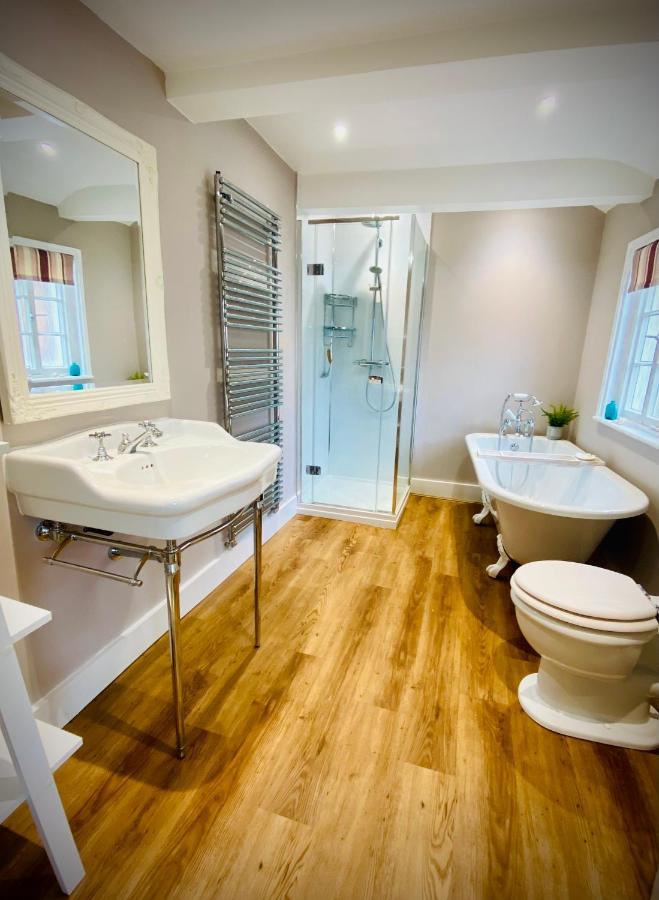 Pass The Keys Superbly Located Handsome Georgian Townhouse Shrewsbury Bagian luar foto