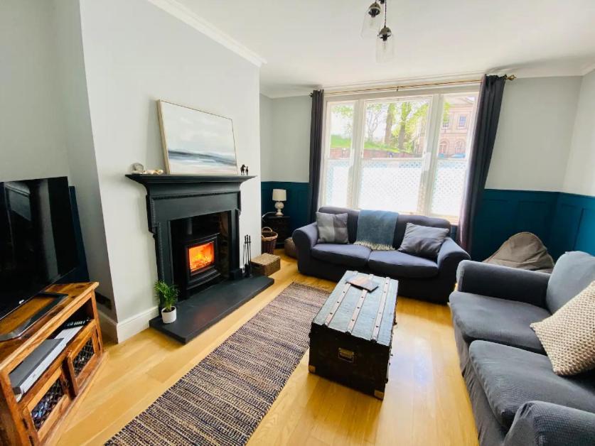 Pass The Keys Superbly Located Handsome Georgian Townhouse Shrewsbury Bagian luar foto